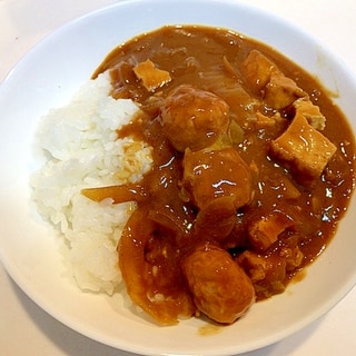 ハマりますよ☆鶏団子と厚揚げと白菜のカレーライス